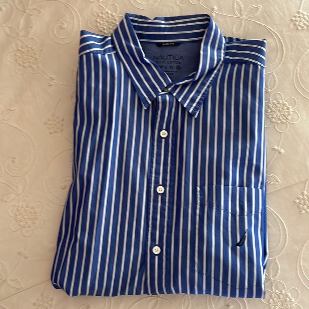 Men’s Nautica long sleeve shirt